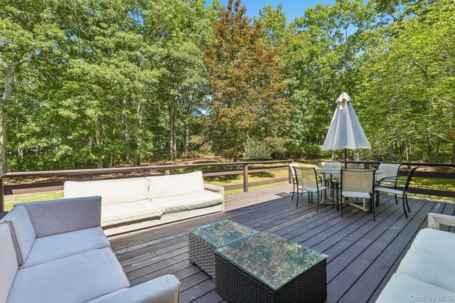 4 Wooded Lane, Hampton Bays, NY 11946