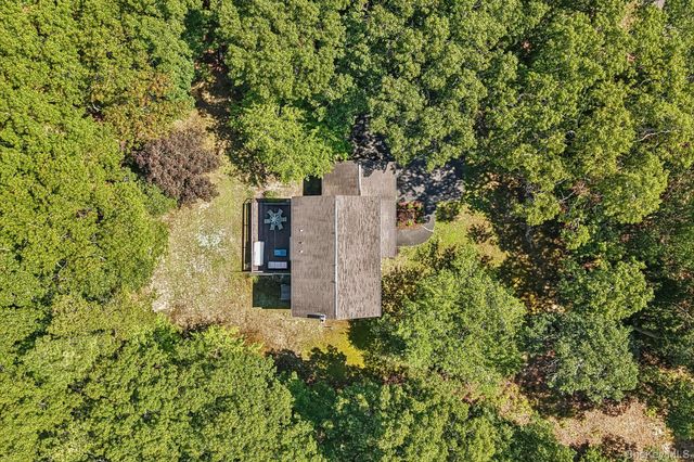 4 Wooded Lane, Hampton Bays, NY 11946