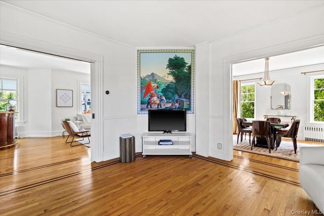 6 Linden Avenue, Larchmont, NY 10538