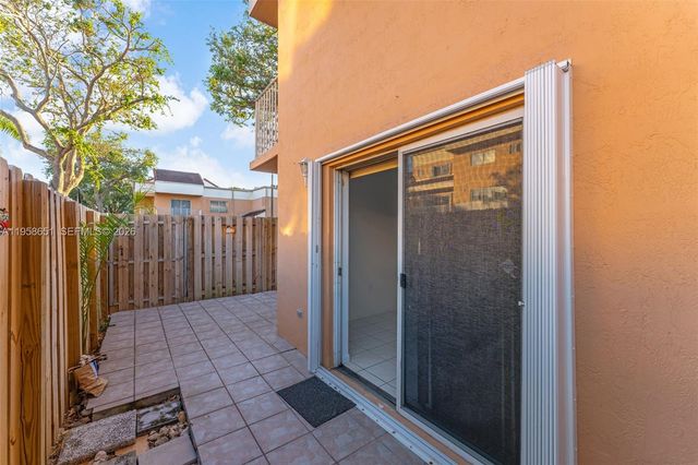 14903 SW 80th St 101, Miami, FL 33193