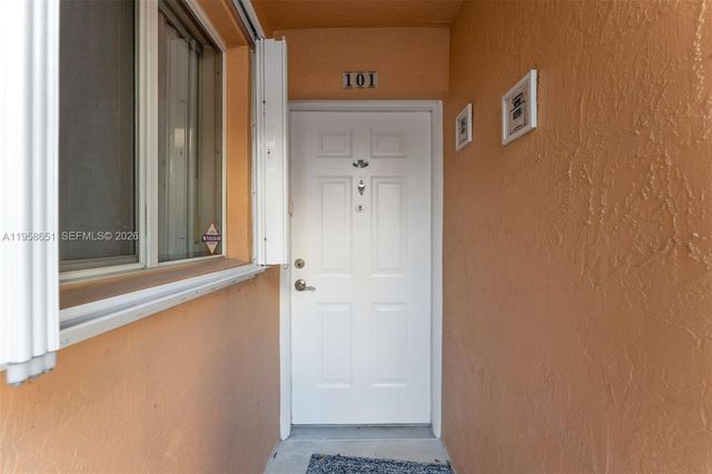 14903 SW 80th St 101, Miami, FL 33193