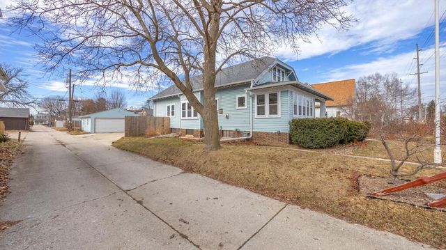 2212 S 8th STREET, Sheboygan, WI 53081