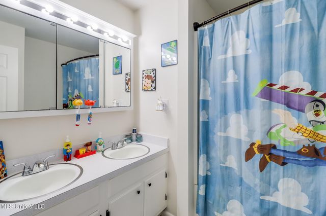 730 Holly Hills Drive, Biloxi, MS 39532