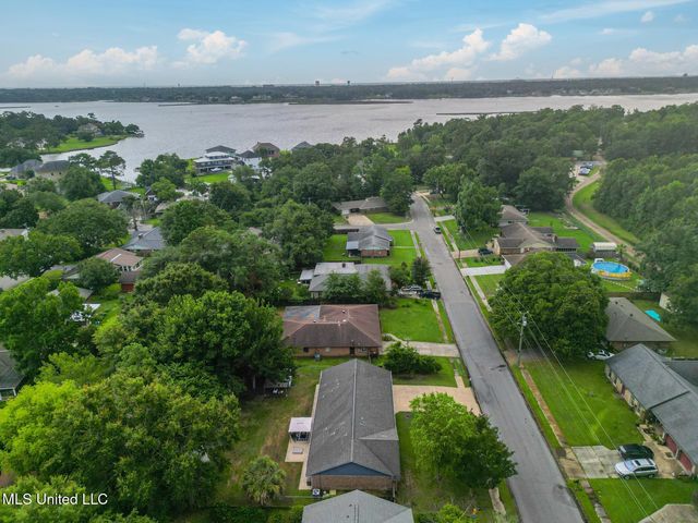 730 Holly Hills Drive, Biloxi, MS 39532