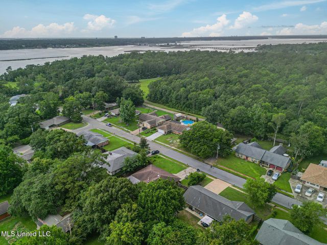 730 Holly Hills Drive, Biloxi, MS 39532