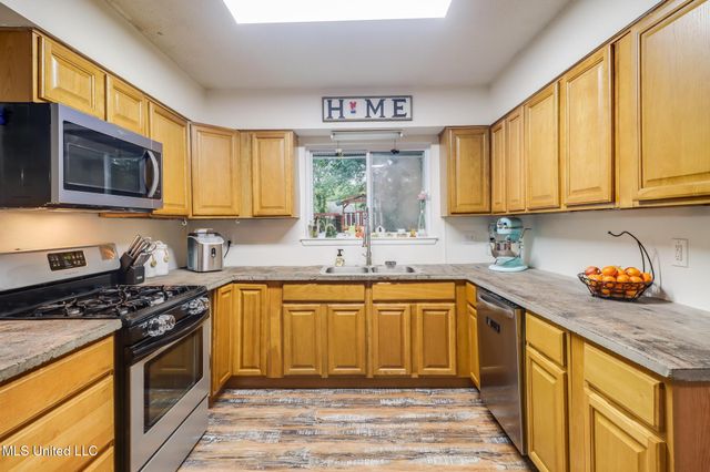 730 Holly Hills Drive, Biloxi, MS 39532