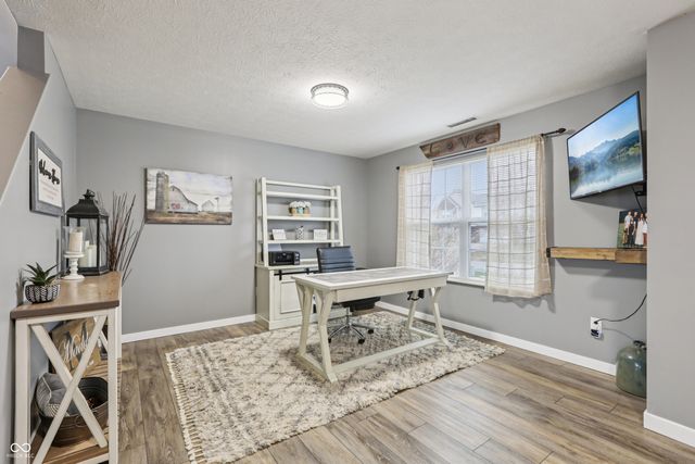 2277 S Briarwood Drive, New Palestine, IN 46163