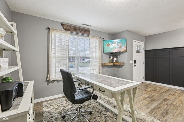 2277 S Briarwood Drive, New Palestine, IN 46163