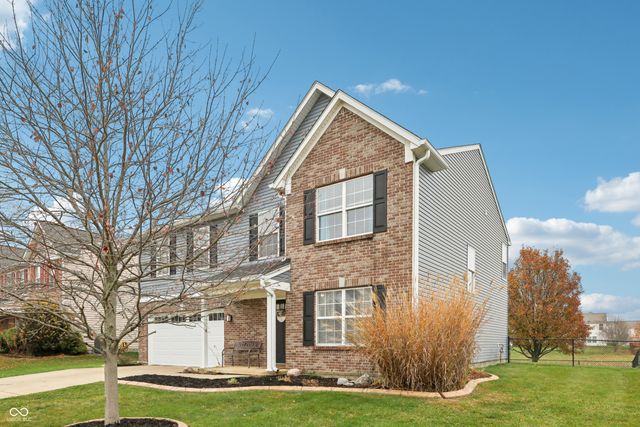 2277 S Briarwood Drive, New Palestine, IN 46163