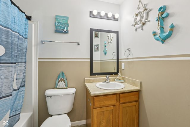 2277 S Briarwood Drive, New Palestine, IN 46163