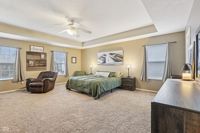 2277 S Briarwood Drive, New Palestine, IN 46163