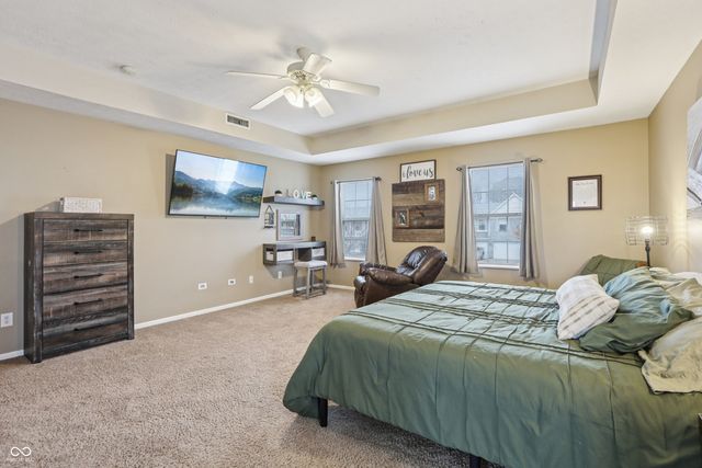 2277 S Briarwood Drive, New Palestine, IN 46163