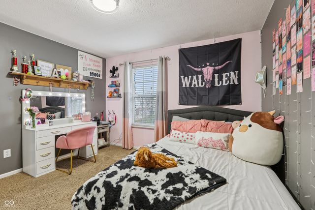 2277 S Briarwood Drive, New Palestine, IN 46163