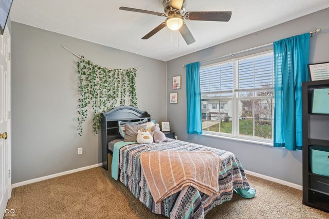 2277 S Briarwood Drive, New Palestine, IN 46163