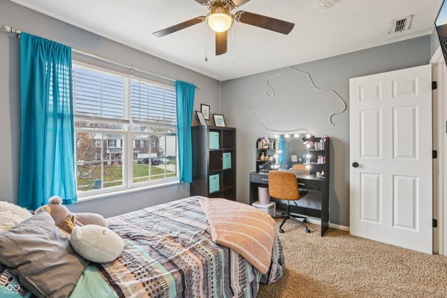 2277 S Briarwood Drive, New Palestine, IN 46163