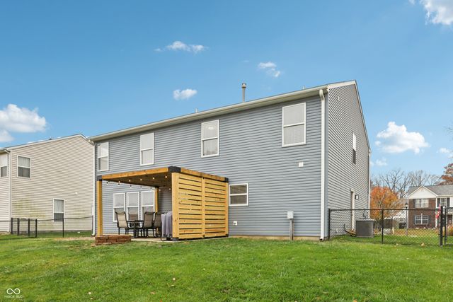 2277 S Briarwood Drive, New Palestine, IN 46163