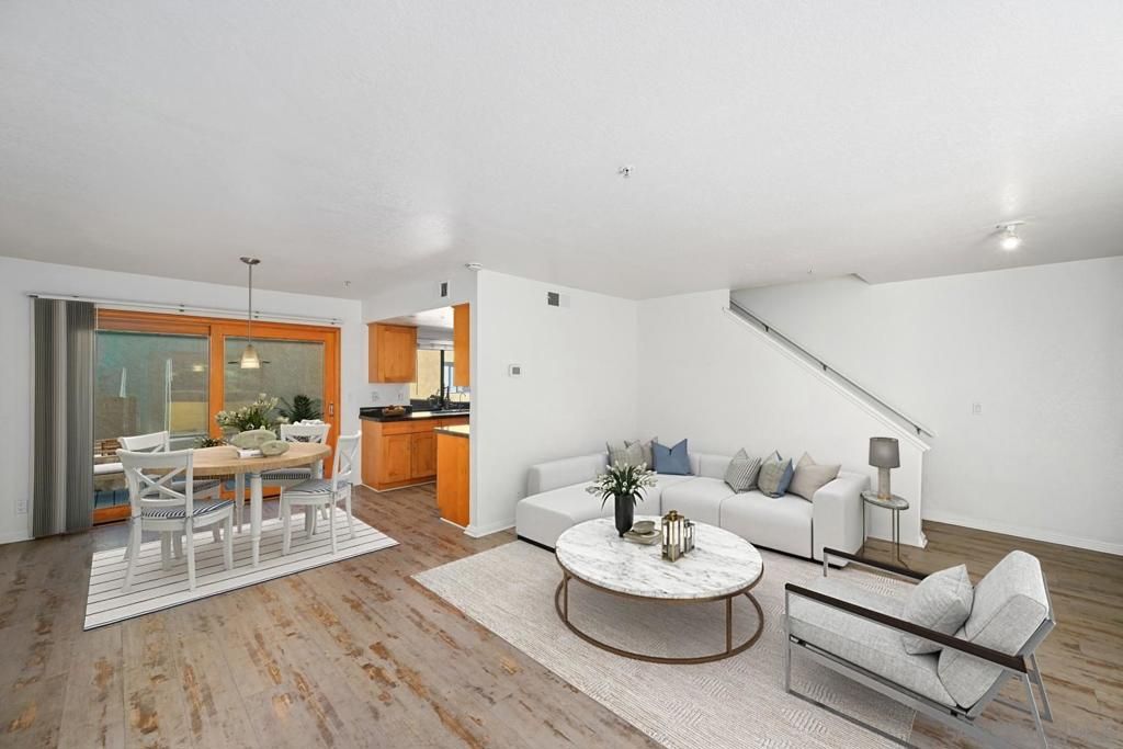 Image 11 of property listing at 1680 N Coast Highway 101 30, Encinitas, CA 92024