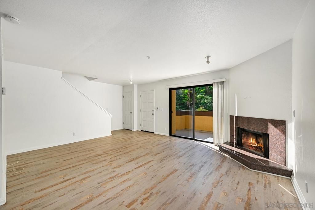 Image 9 of property listing at 1680 N Coast Highway 101 30, Encinitas, CA 92024