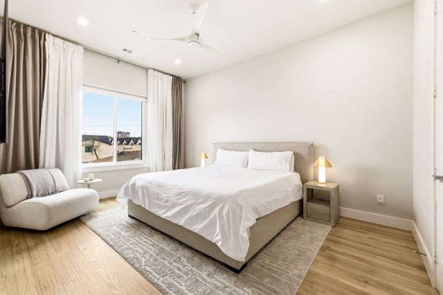 3816 Roseland Avenue B100, Dallas, TX 75204