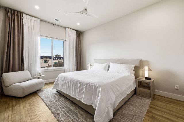 3816 Roseland Avenue B100, Dallas, TX 75204