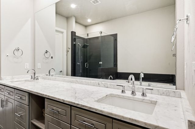 3816 Roseland Avenue B100, Dallas, TX 75204