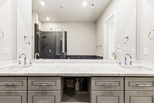 3816 Roseland Avenue B100, Dallas, TX 75204