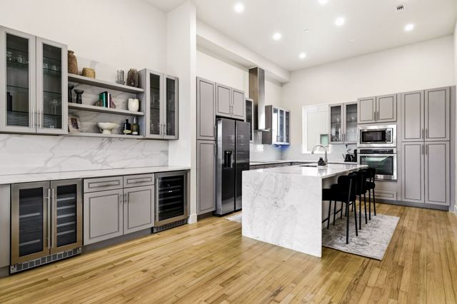 3816 Roseland Avenue B100, Dallas, TX 75204