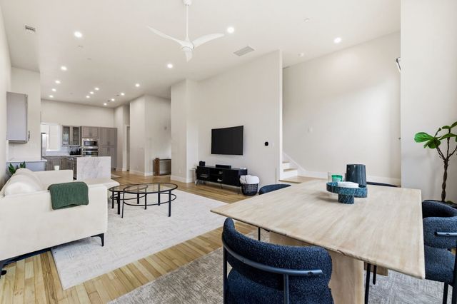 3816 Roseland Avenue B100, Dallas, TX 75204