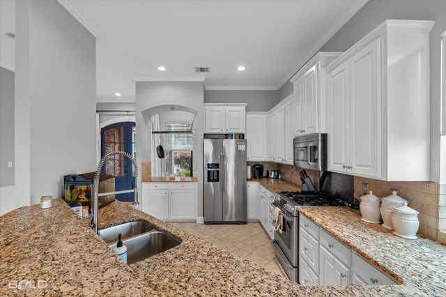 5860 S Lakeshore Drive 23, Shreveport, LA 71119