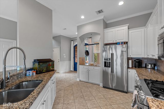 5860 S Lakeshore Drive 23, Shreveport, LA 71119