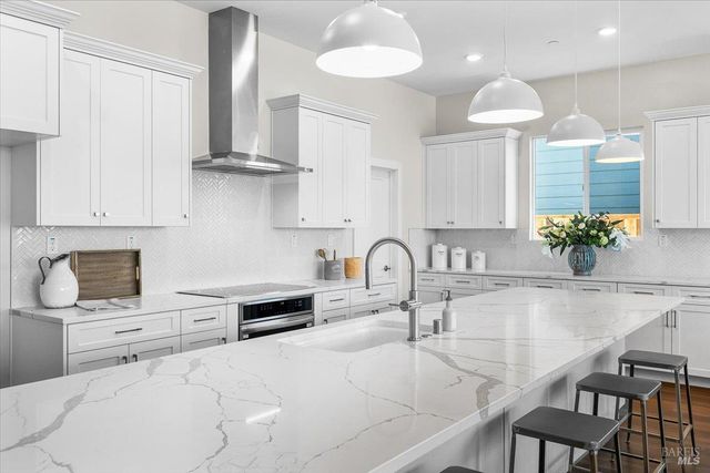 7301 Willowglen Dr, Rohnert Park, CA 94928