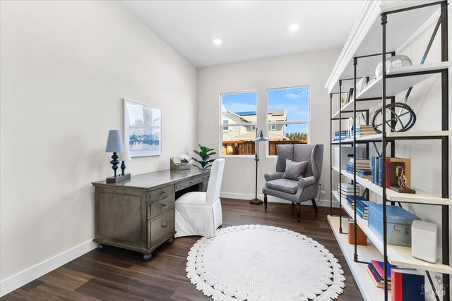 7301 Willowglen Dr, Rohnert Park, CA 94928