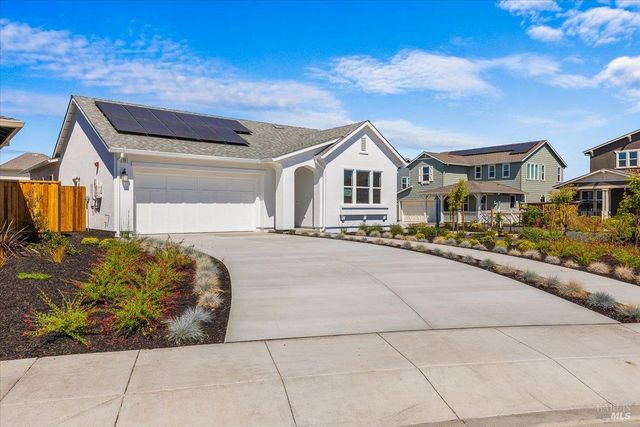 7301 Willowglen Dr, Rohnert Park, CA 94928