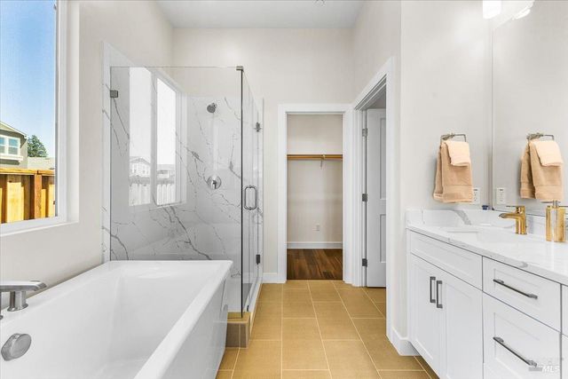 7301 Willowglen Dr, Rohnert Park, CA 94928