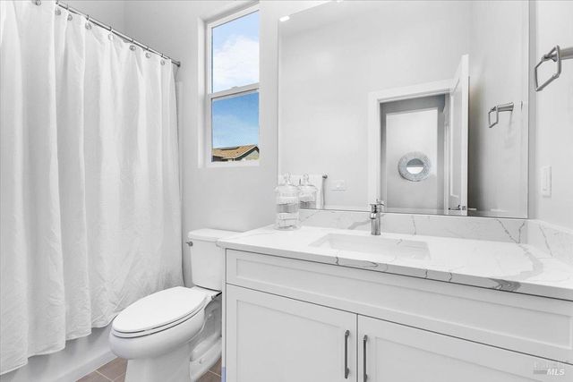 7301 Willowglen Dr, Rohnert Park, CA 94928