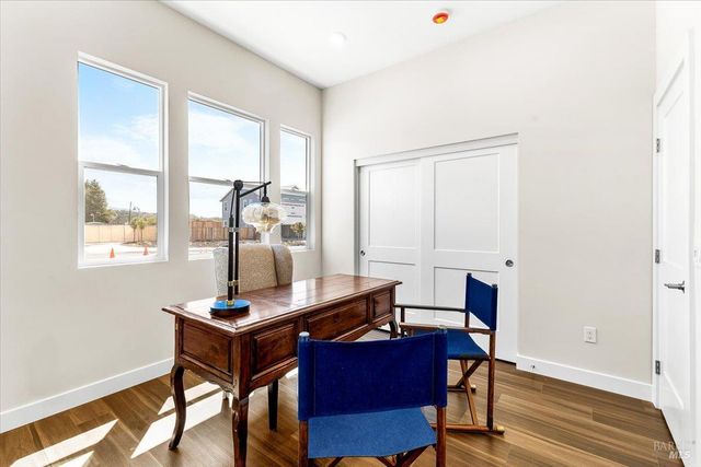 7301 Willowglen Dr, Rohnert Park, CA 94928