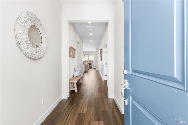 7301 Willowglen Dr, Rohnert Park, CA 94928