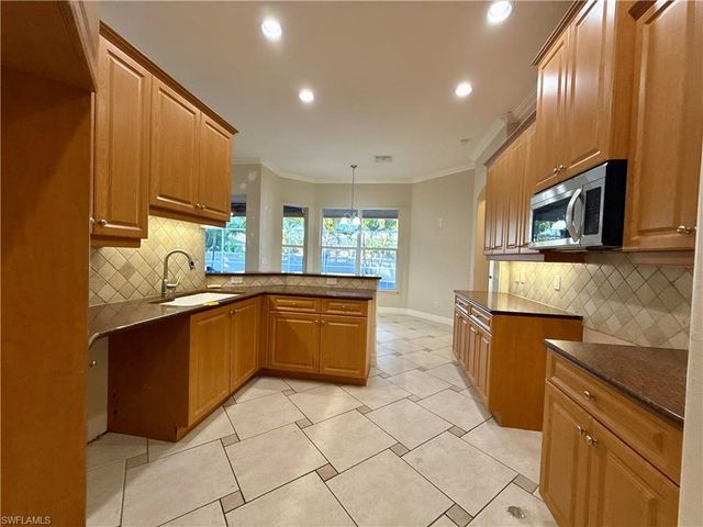 1901 El Dorado PKWY W, Cape Coral, FL 33914