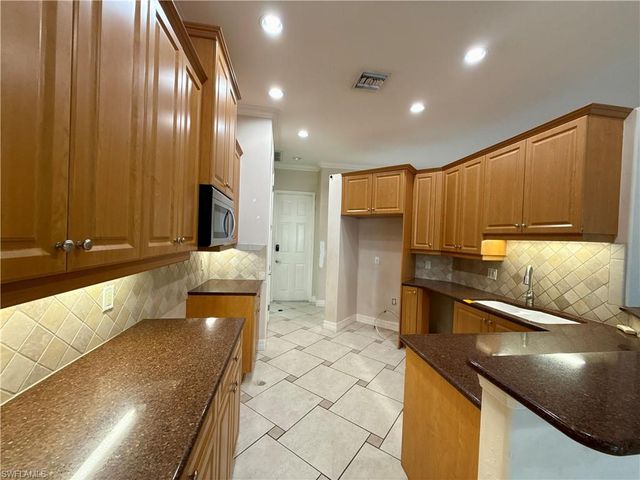 1901 El Dorado PKWY W, Cape Coral, FL 33914