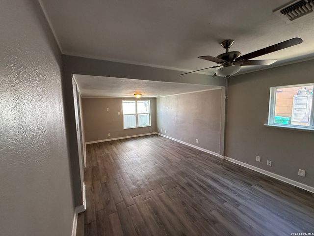 303 Avenue D, Converse, TX 78109