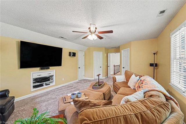 2133 Benwicke Drive, Pfafftown, NC 27040