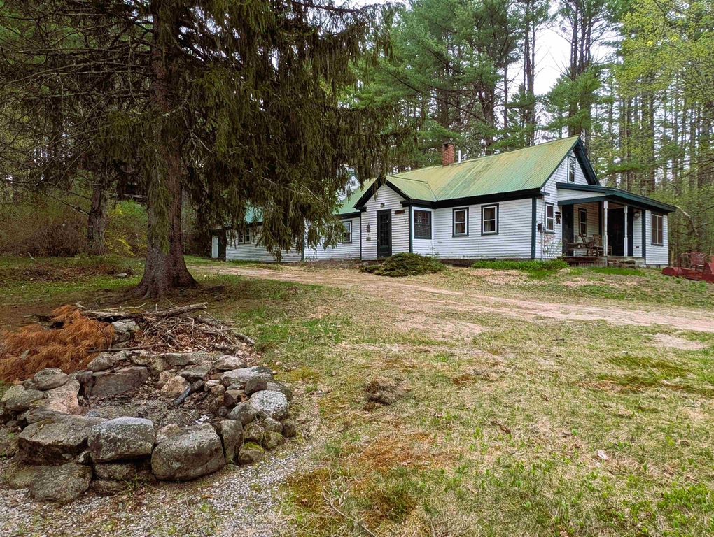 211 High Street, Albany, NH 03818