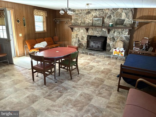 807 SAND SPRINGS RD, Beech Creek, PA 16822