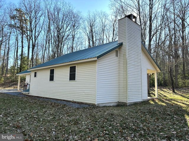 807 SAND SPRINGS RD, Beech Creek, PA 16822