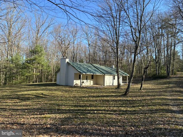 807 SAND SPRINGS RD, Beech Creek, PA 16822