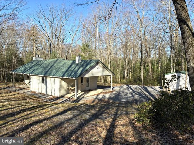 807 SAND SPRINGS RD, Beech Creek, PA 16822