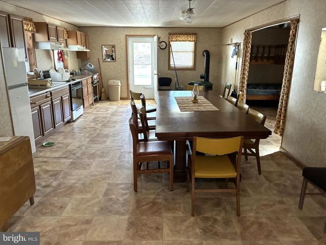 807 SAND SPRINGS RD, Beech Creek, PA 16822