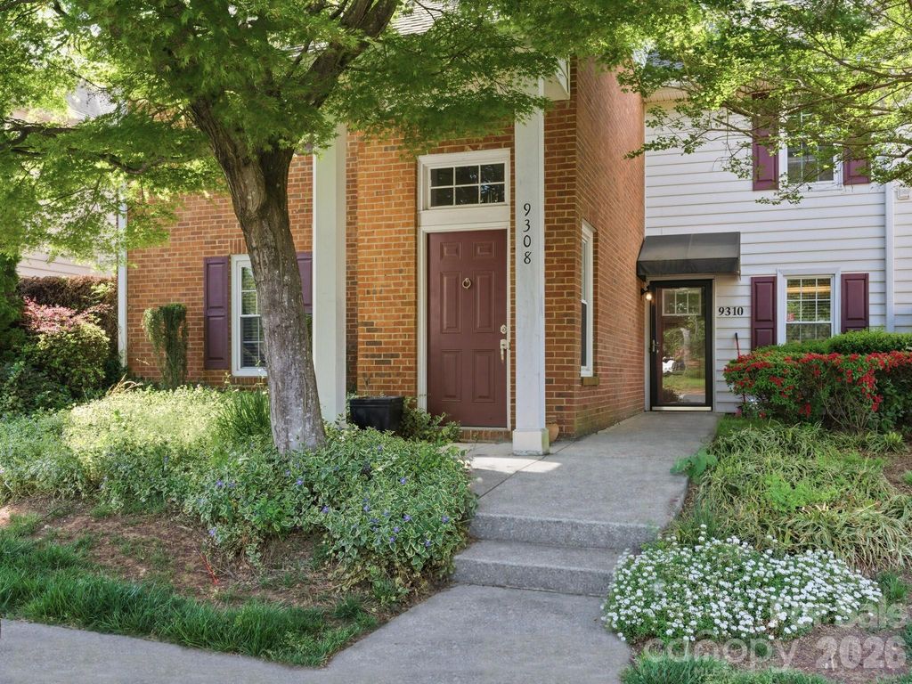 9308 S Vicksburg Park Court, Charlotte, NC 28210