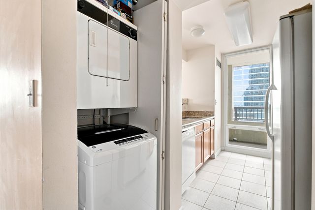 345 N La Salle Street 1803, Chicago, IL 60654