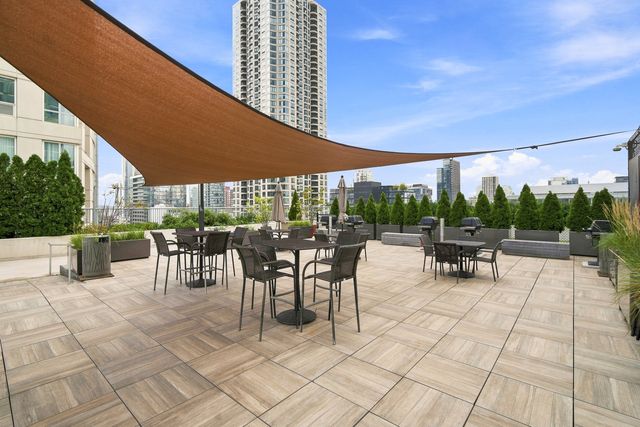 345 N La Salle Street 1803, Chicago, IL 60654